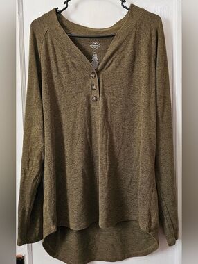 🌿 St. John’s Bay Henley Top – XL